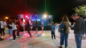 escenario con espectadores